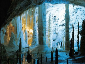 2921_genga_grotte_di_frasassi_sala_candeline
